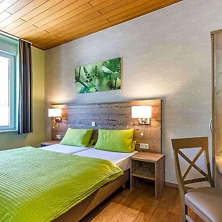 Altes Schulhaus 2*