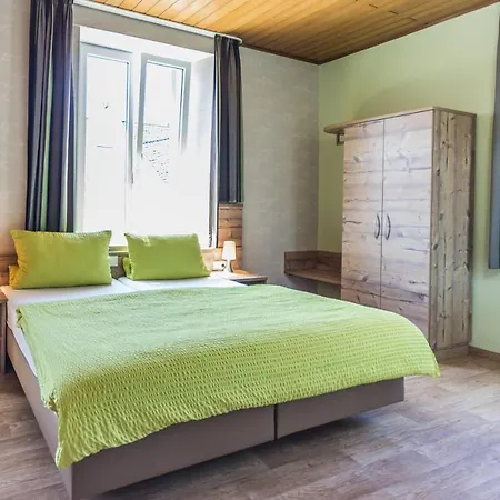 Altes Schulhaus Otel Zeltingen-Rachtig